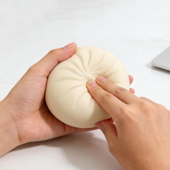 Steamed Bun Squeeze Toy Large Stress Relief Toy Slow Rebound Memory Foam Realistic Bun Shape Cute Desk Toy with Detachable Mini Steamer
