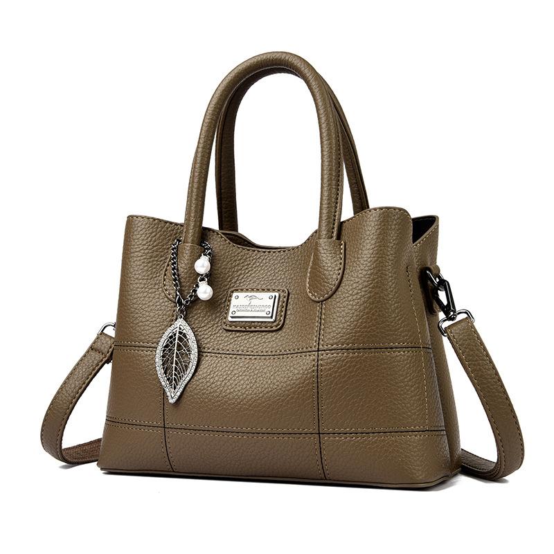 Simple and Fashionable Single-shoulder Bag with Multiple Pockets and Large Capacity. Handbag or Crossbody Bag.