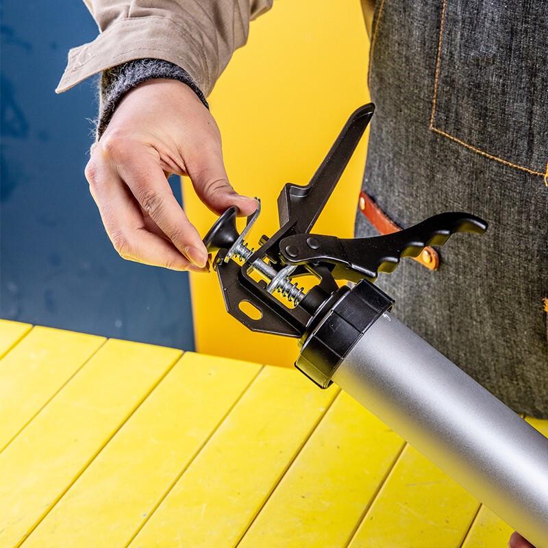 Deli Caulk Gun