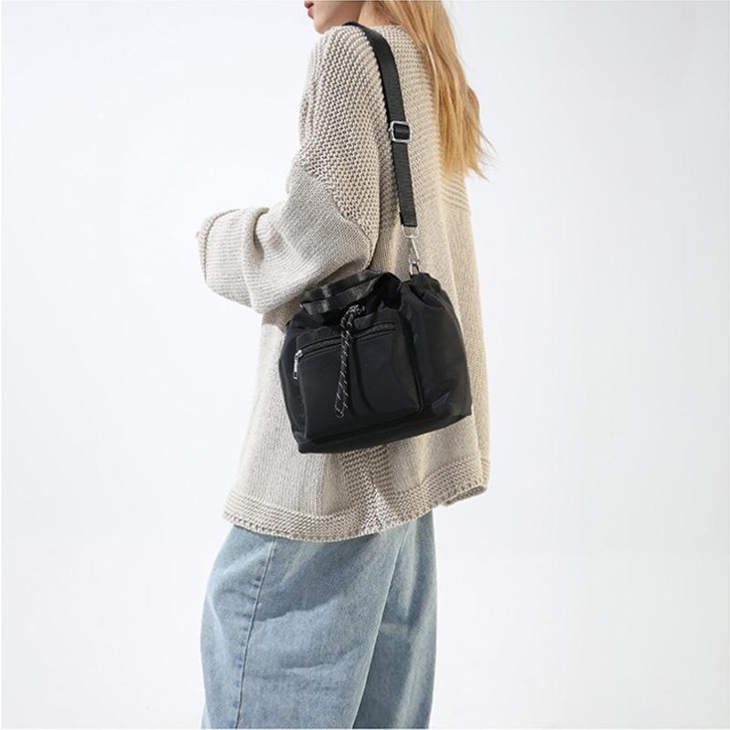 1 Piece of Pure Color Shoulder Bag for Women Versatile Hand-Held Crossbody Bag Fashionable Bucket Bag That Can Hold Mobile Phone