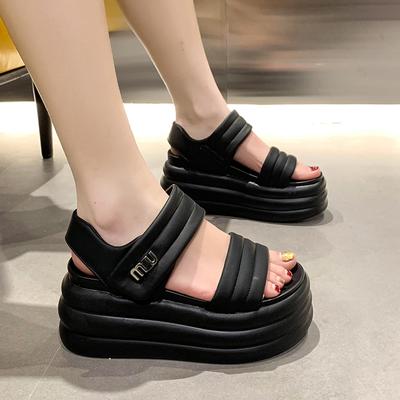 Sandálias Femininas de Verão de Plataforma Alta 9CM Anabela Couro Chinelos Chunky 2025 Exterior Sandálias de Tira no Tornozelo Praia Casual Slides Mulher