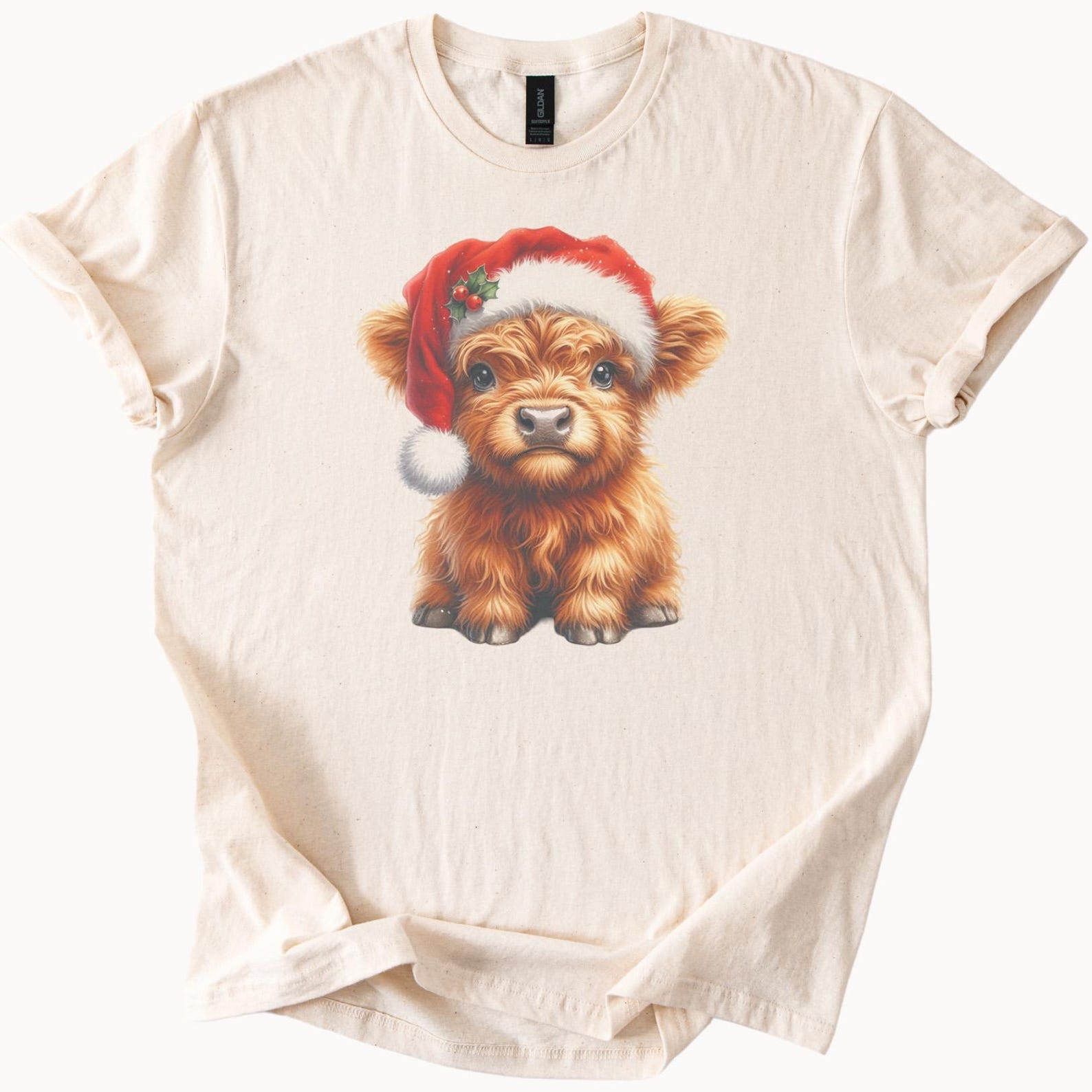 Highland Cow Christmas Shirt Cute Santa Hat Holiday Farm Animal Graphic Tee Festive Cow Lovers Xmas Gift T Shirt 140