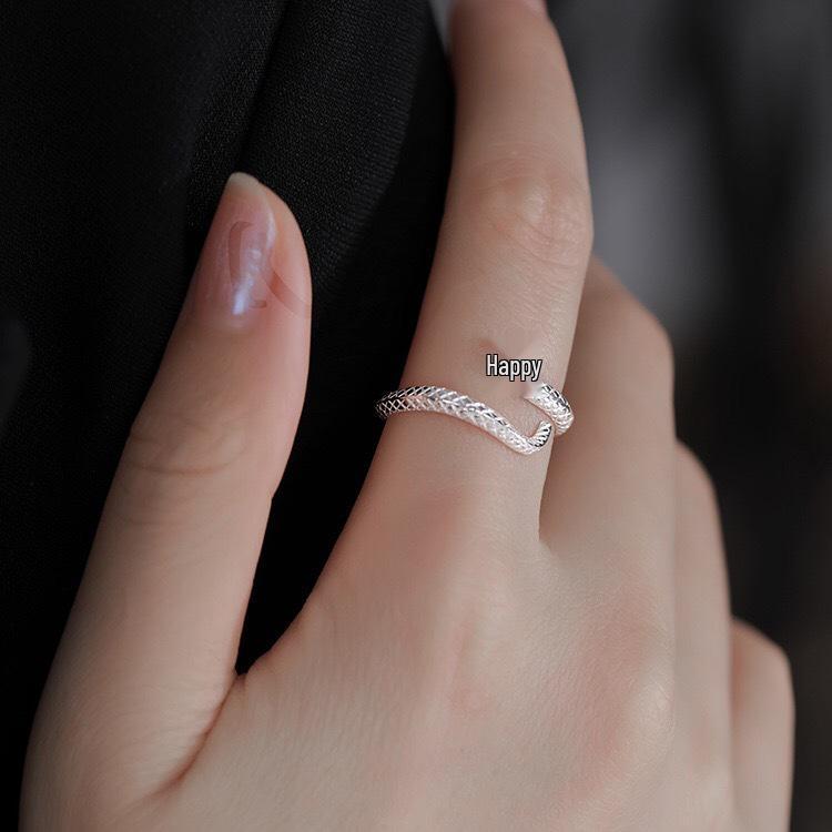 Trendy Women's Snake Midi Ring, Personalized Niche Design, Perfect for 2026 New Year and Christmas.