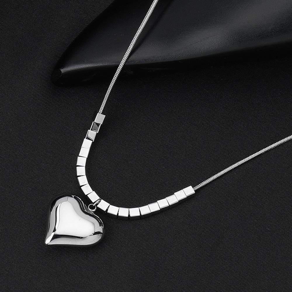 

Korean Style Heart Pendant Titanium Steel Necklace for Women