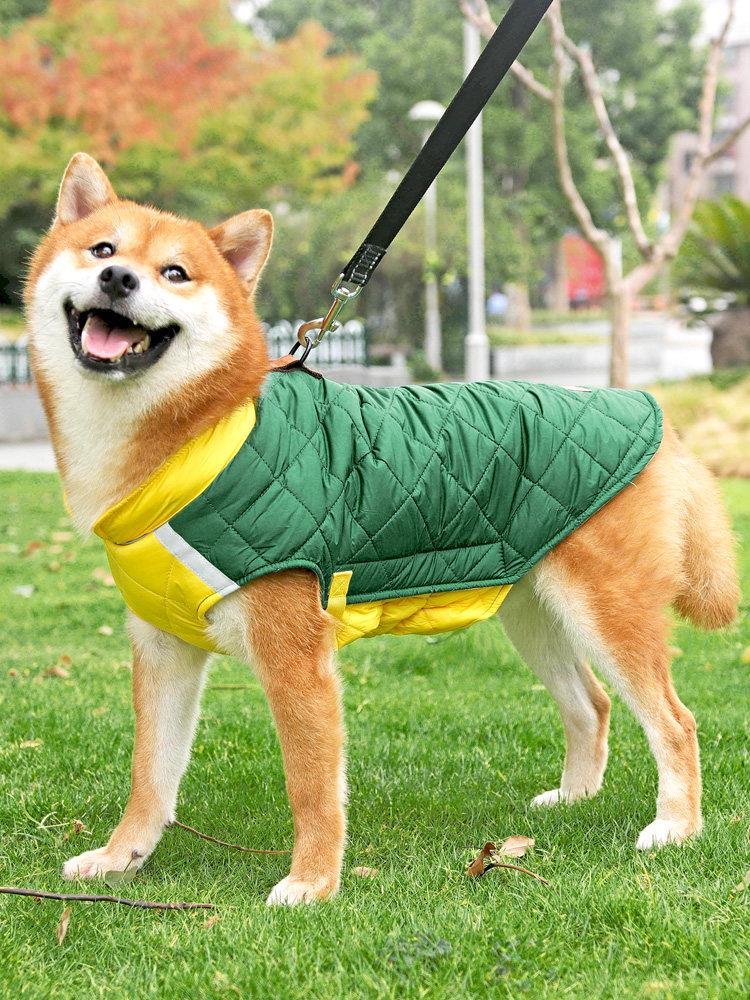 Autumn/Winter Warm Dog Coat with Leash Buckle - Fits Medium/Large Dogs: Shiba Inu, Border Collie, Corgi