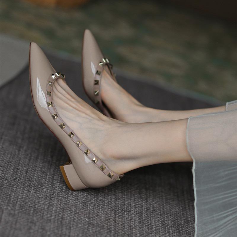 New nude patent leather side empty rivets pointed thick heel shoes shallow mouth willow nail single shoes middle heel shoes children's trendy shoes
