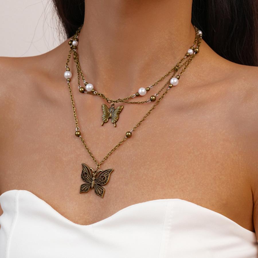Two-piece Set of Old Imitation Pearl Butterfly Multi-layer Stacked Collarbone Chain Fashion Necklace