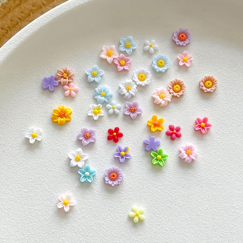 50Pcs Colorful Flower Nail Accessories Daisy Five Petal Flower Resin Nail Drill 3D Mixed Flowers Nail Jewelry Decorative Materia