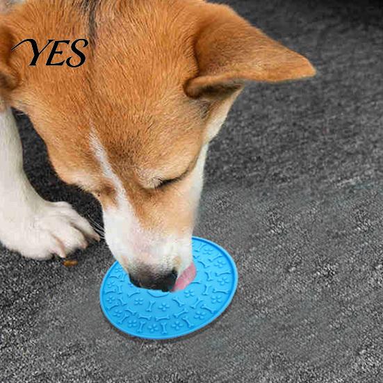Slow Lick Feeding Mat Pet Food with Strong Suction Cup, Bone Paw Print Design Dog Eating Bowl Accessory Mat, for Preventing Choking Feeder