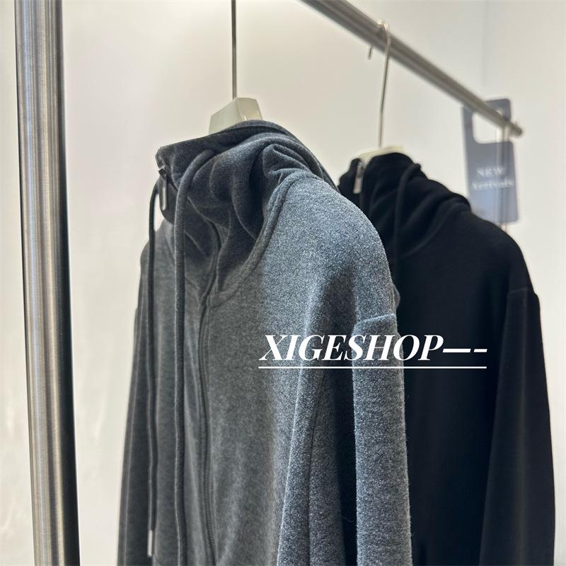 Женская темно-серая толстовка с капюшоном и воротником-стойкой Мягкая свободная облегающая повседневная куртка на молнии на осень Medium 2980₽