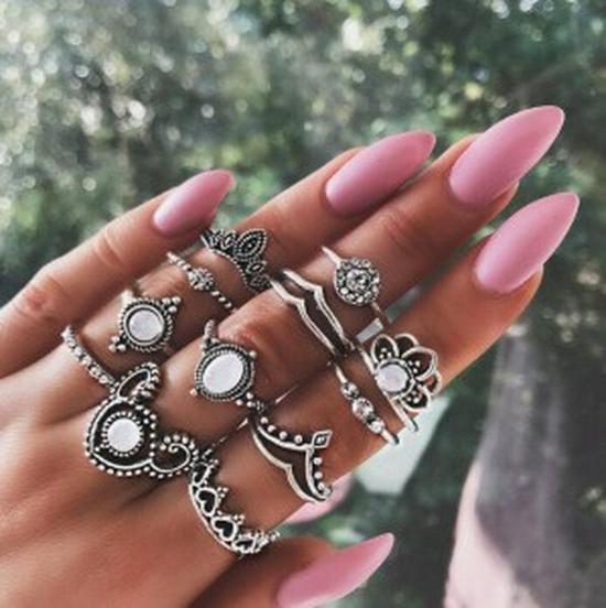 Retro Floral Carved Multi-Piece Stacking Ring Set