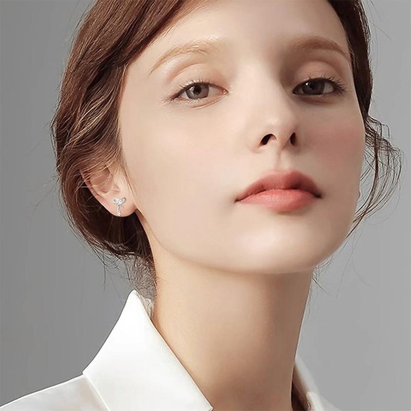 

Серьги-гвоздики в форме банта из стерлингового серебра S925 в корейском стиле с нежным сердечком и цирконием, милые, подходящие друг другу, простые и маленькие серьги, высокое чувство 925