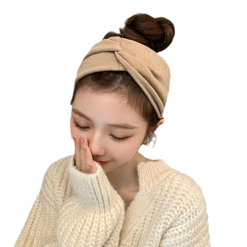 Autumn & Winter Korean Style Women's Wide Brim Hairband - Gentle, Simple Headscarf for Daily Wear