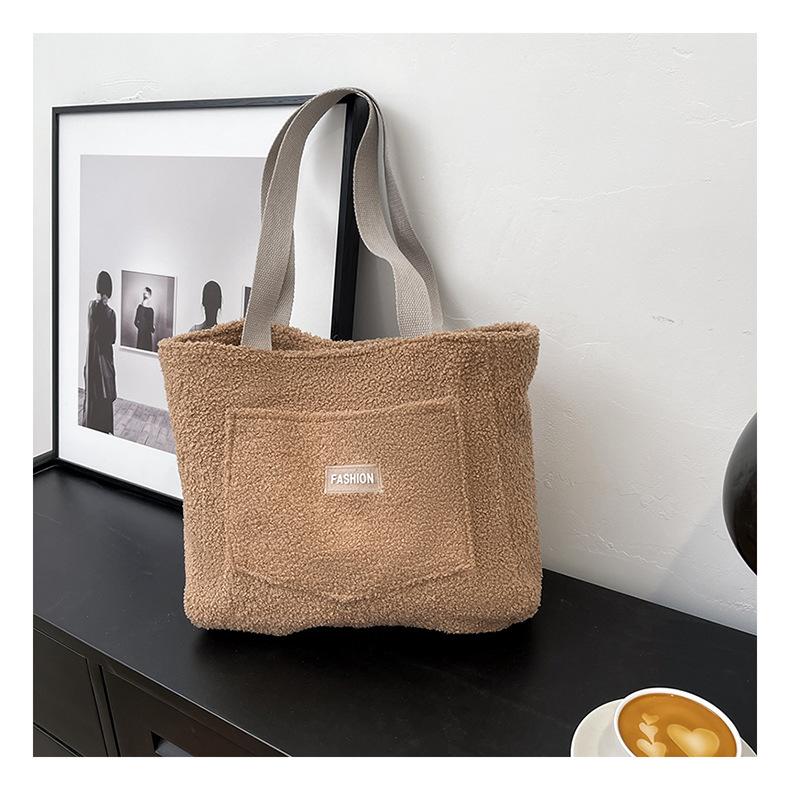 

Простая сумка-тоут большой вместимости 2025 осень новая мода модная наплечная сумка темперамент Мори сумка подмышку хаки