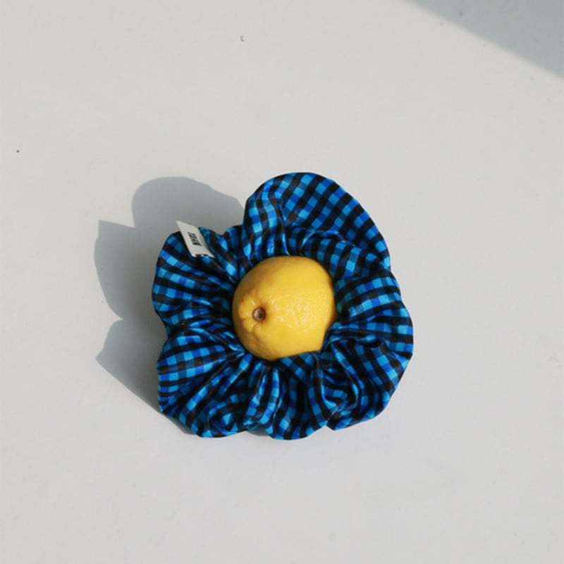 YAHNSISI Gingham Scrunchie - Blue