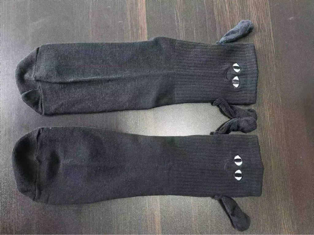 Cute Black and White Mid-Calf Magnetic Couple Socks