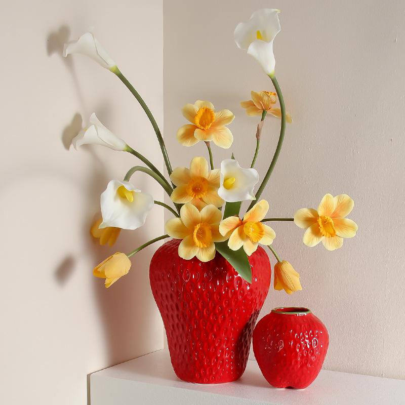 Strawberry Shape Ceramic Vase, High-End Hydroponic Flower Container, Nordic Minimalist Desk Decor for Living Room