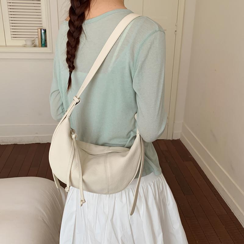Minimalist Crossbody Bag for Women Soft Leather Shoulder Bag Zip Closure Trendy Hobo Style Handbag