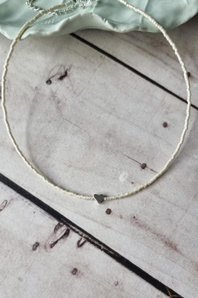 Handmade Beaded Choker with Heart Pendant – Beige