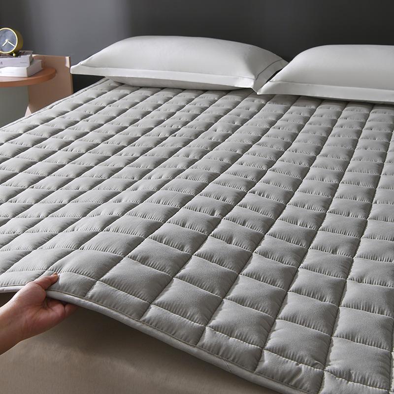 Hotel Bed Protector: Stain-Proof Quilted Mattress Cover