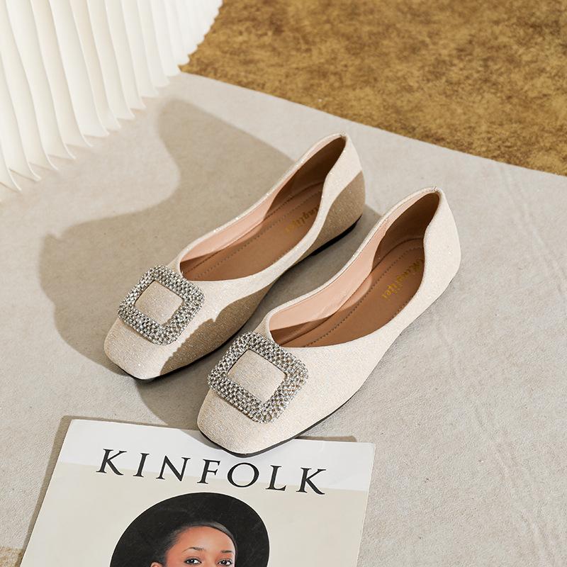 

Мода 2024 Весна Женские Туфли На Плоской Подошве Корейский Стиль Металлический Кристалл Дизайн Женские Повседневные Черные Туфли Мэри Джейн Офисные Туфли Большие размеры 41-43 43 слоновая кость