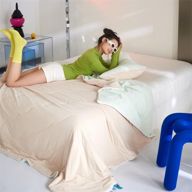 High End Ice Silk Cooling Blanket For Bed Soft Skin Friendly Breathable Summer Quilt Queen Cool Touch Air Conditioner Comforter