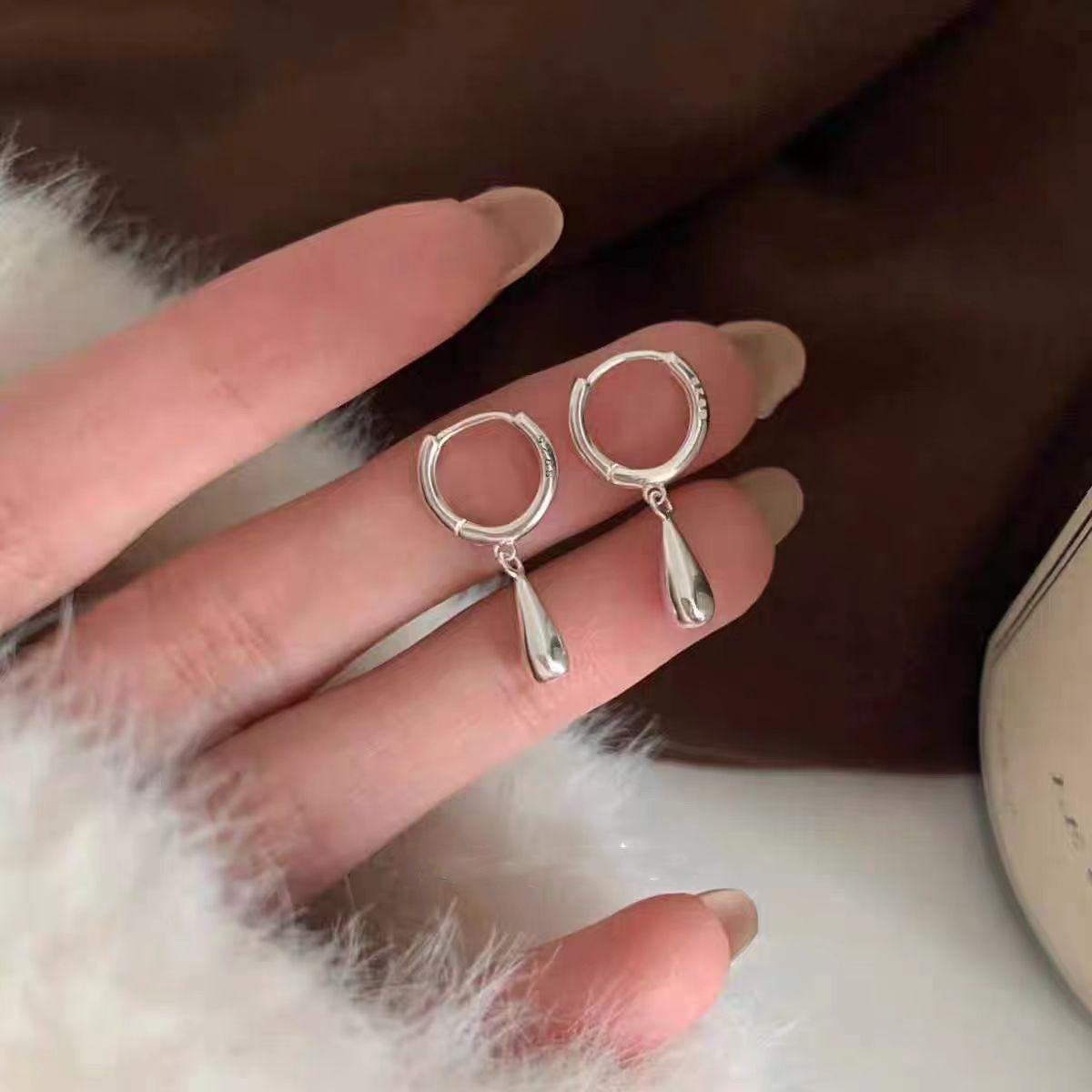 Water drop pendant ear buckle simple versatile commuting daily personality earrings earrings French cool wind stud earrings texture