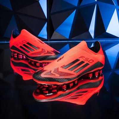 2025 Football Shoes Shattered Nails Kids Training Shoes Girls Students Lawn Spikes Game Sneakers