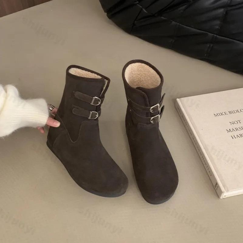 

Женские зимние ботинки из замши и кожи 2025 года, новые нескользящие плоские женские зимние ботинки, модные шерстяные теплые женские ботильоны с пряжкой спереди 40