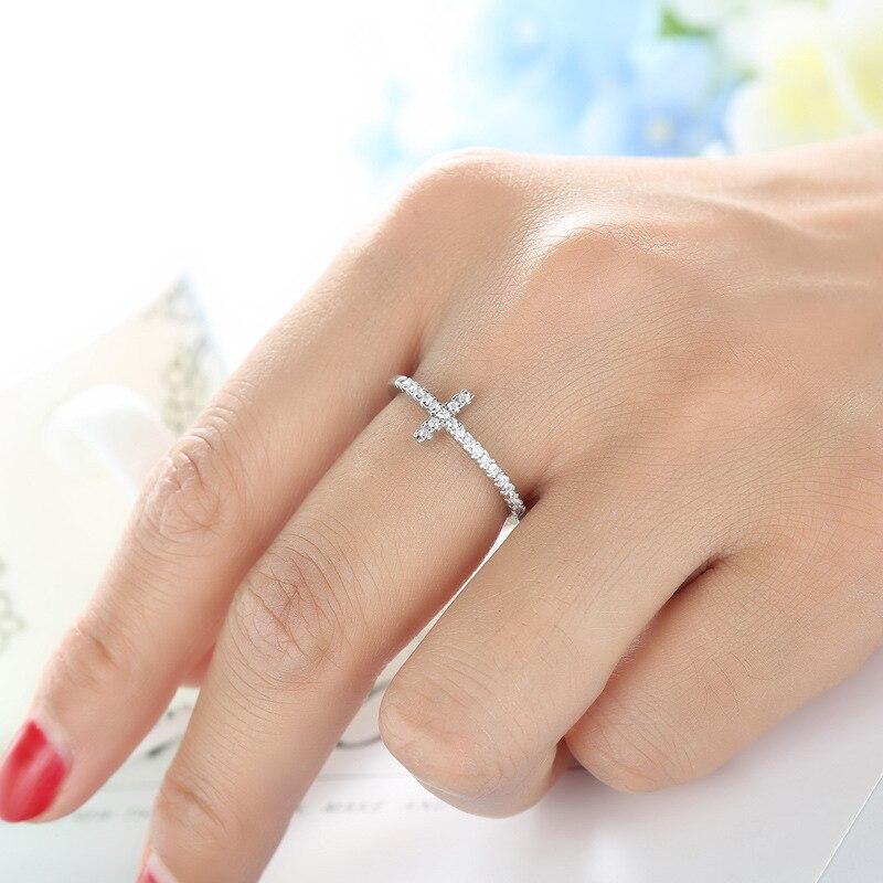 Klasyczny Kolor Sterlingowy Biały Szafir Cyrkonia Pave Krzyż Damski Ślubny Ślubny Cyrkonia Kryształowy Pierścionek na Palec Prosty Prosty Walentynkowy