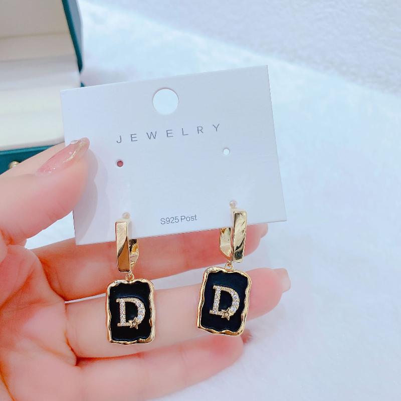 Silver Needle Square Letter D Micro Inlaid New Light Luxury Niche Design Fashionable Earrings for Women .