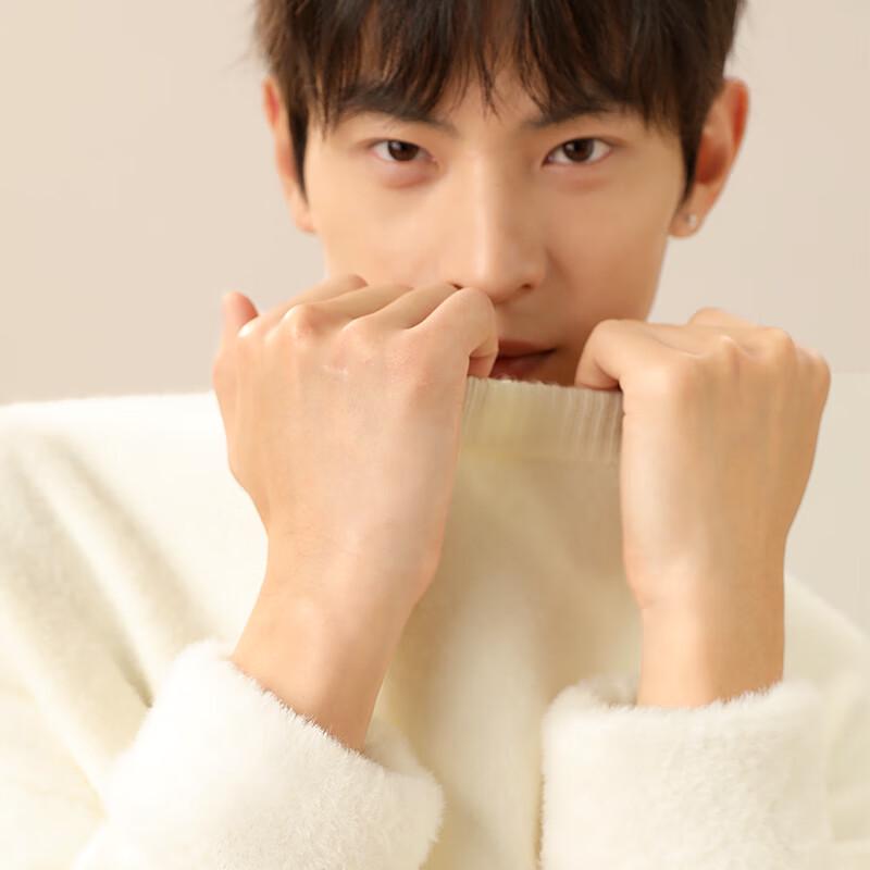 Men's Winter Warm Fleece-Lined Round Neck Knit Sweater