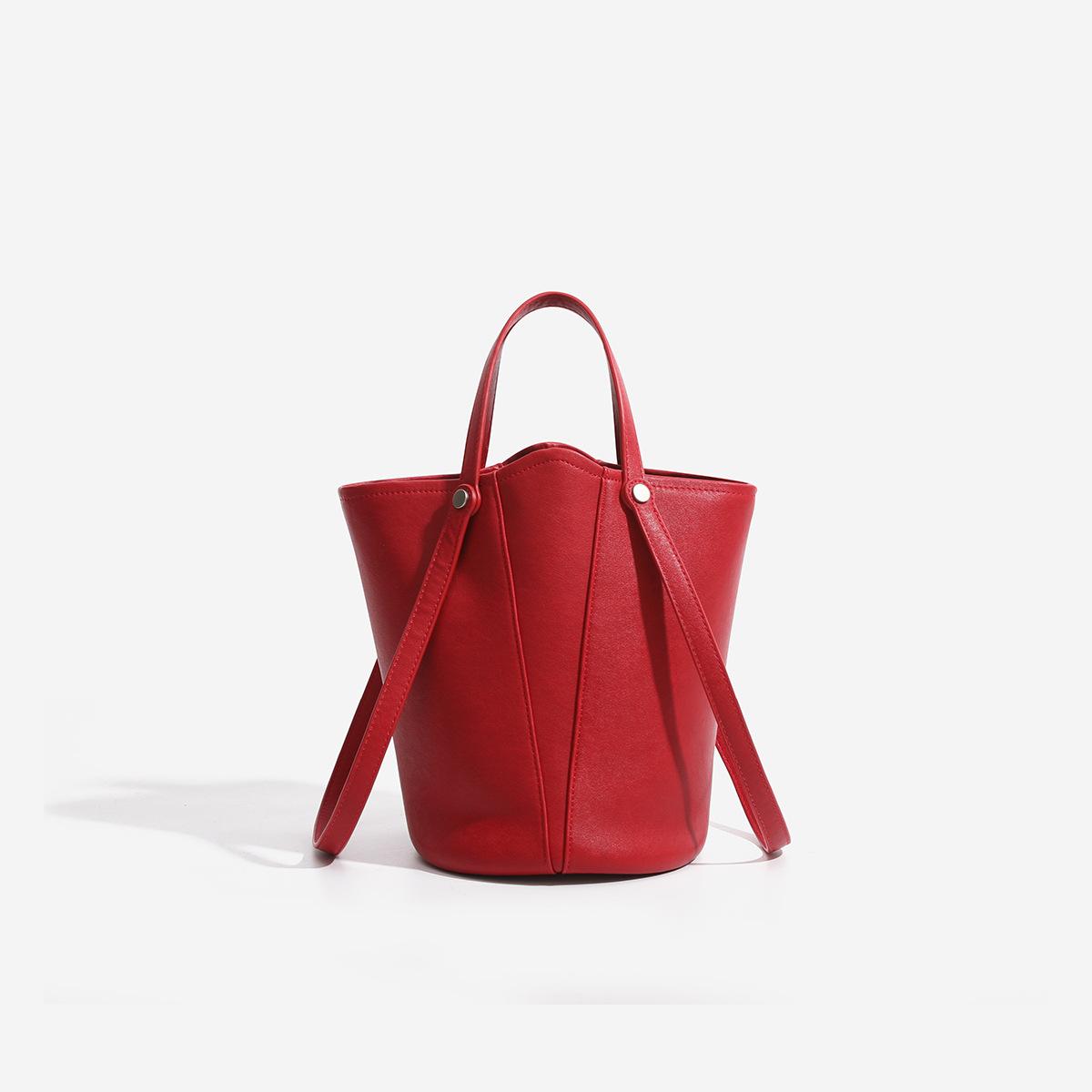 

Advanced Red Bridal Wedding Bag, Large Capacity Water Bucket Bag, Women s New Commuting Handbag, Single Shoulder Crossbody Bag