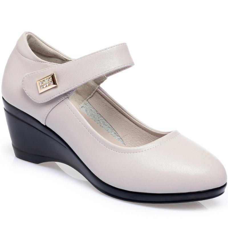 

Летние босоножки на танкетке Дышащие Женские Милые Удобные Ремешок с пряжкой Черные из мягкой кожи Увеличивающие рост Туфли на крутом каблуке 36(Foot23cm)