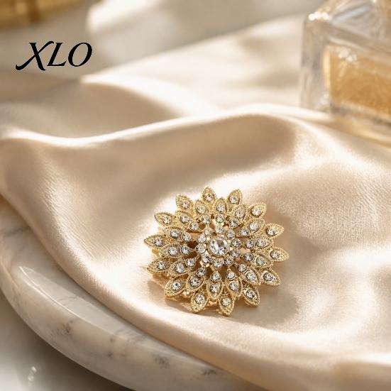 Backpack Decoration Pin Sparkling Rhinestone Sunflower Brooch, Golden Plated Floral Lapel Women Flower Accessory Pin, Dainty Clothing Jewelry