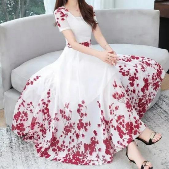 Elegantes Sommerkleid mit U-Ausschnitt, hoher Taille und A-Linie für Frauen mittleren Alters