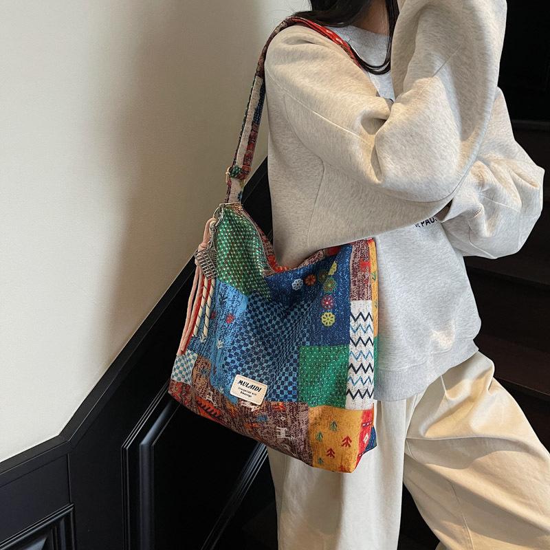 2025 spring new retro casual niche design shoulder bag fashionable foreign style large capacity shopping bag tote bag