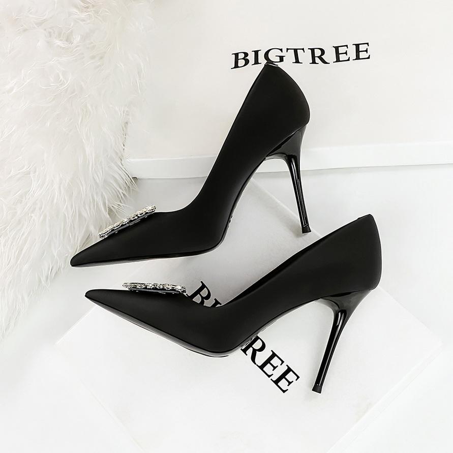 Módní banketové vysoké podpatky dámské jednoduché boty s mělkými ústy špičatými vodami s diamantovým knoflíkem