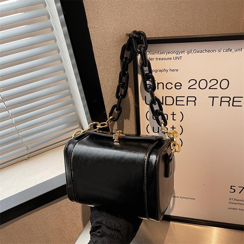 Stylish Urban Minimalist Pu Shoulder Bag In Various Colors чёрный