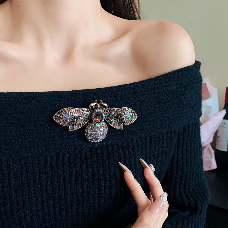 Elegant Women Men Fashion Classic Crystal Bee Exaggerated Brooch Badges Creative Lady Insect Rhinestone Luxury Pin Buckles
