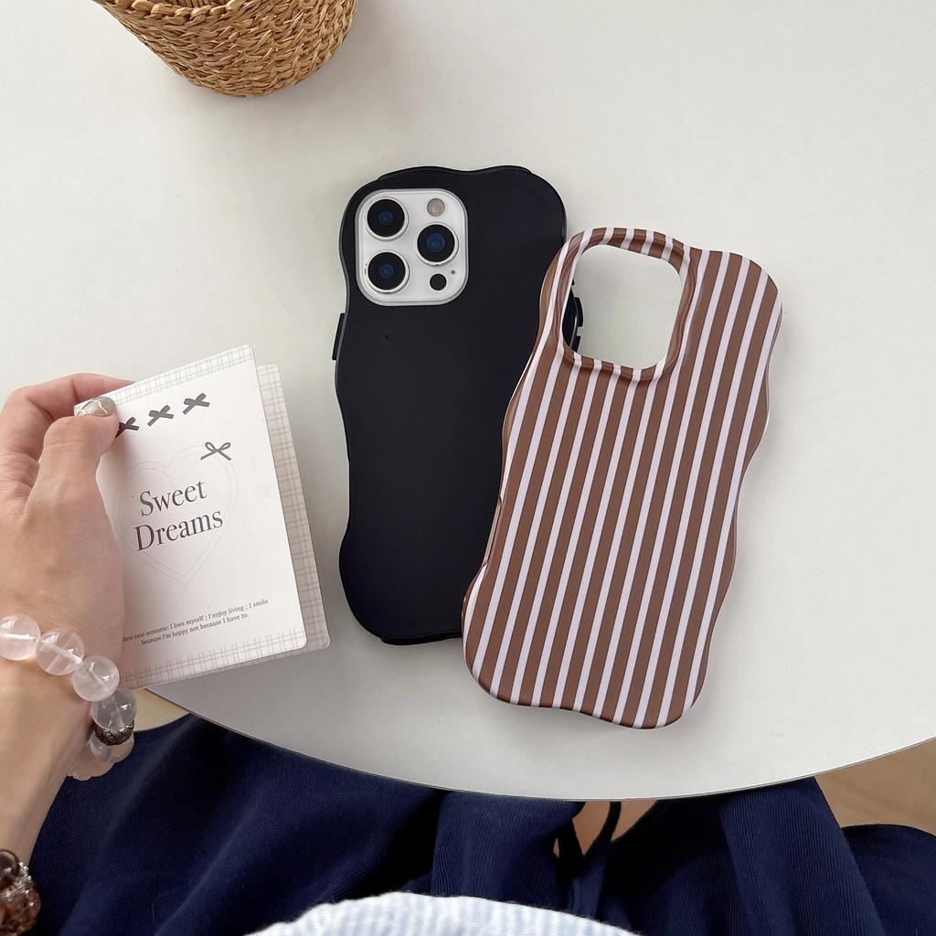 Faliste Krawędzie Paski 2 w 1 TPU+PC Odporne na Wstrząsy Etui na Telefon dla iPhone 13 14 15 16 17 Pro Max Jesienny Brązowy Kolor Matowa Osłona
