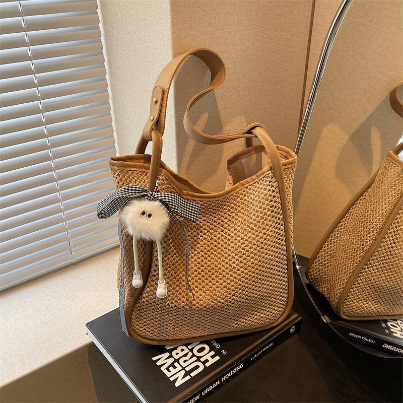 

Woven bag women s new high-end niche large-capacity shoulder fashion seaside beach tote bag хаки