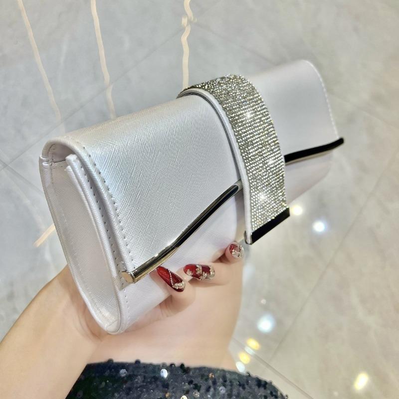 The Elegant Lady's Banquet Handbag - A Stylish Small Bag Adorned with Diamonds