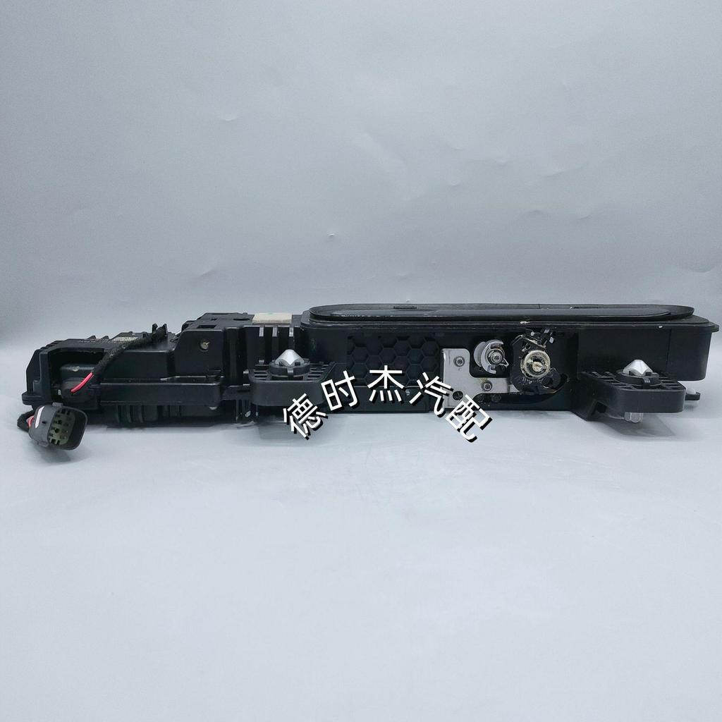 Outer Door Handle/Front Left with 8-Pin Wiring for 2022 Ford Edge Electric Model