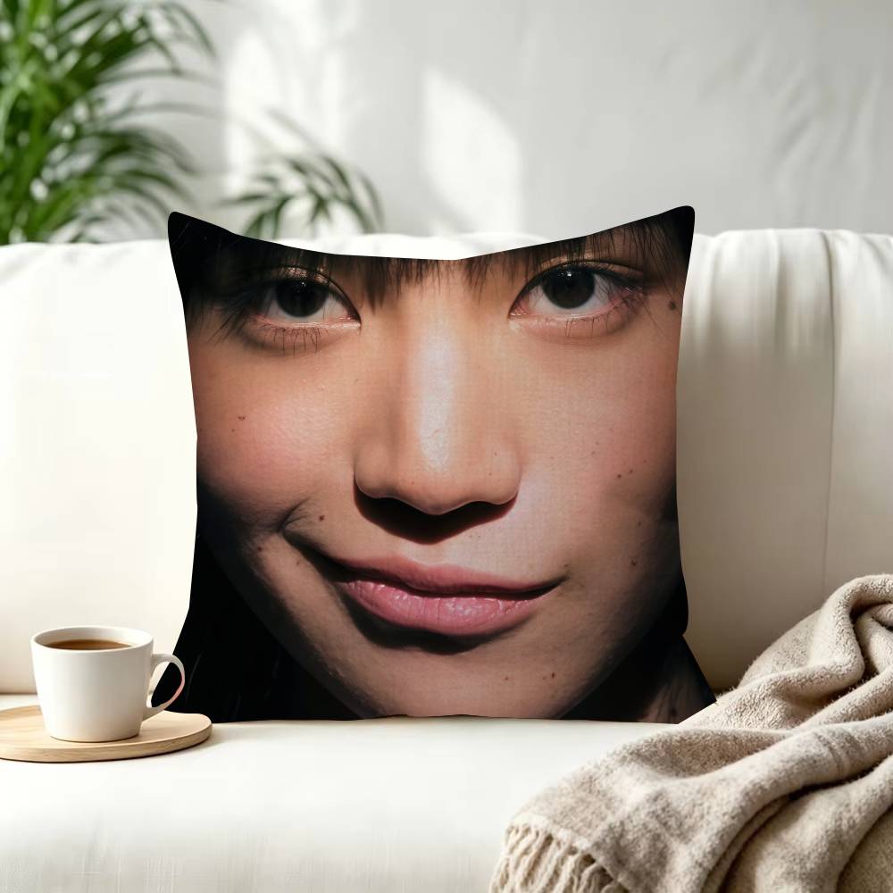 Thriller Girl from Nowhere Decorative Pillowcase Square Pillowcase Home Office Decorative Cushion Cover