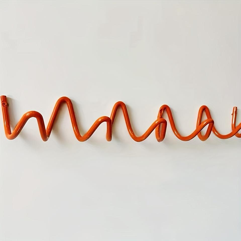 

Креативные металлические настенные крючки с волнообразным дизайном Элегантные красные вешалки для одежды в скандинавском стиле с изящным изогнутым дизайном, Идеально подходят для организации дома, Декор для отеля