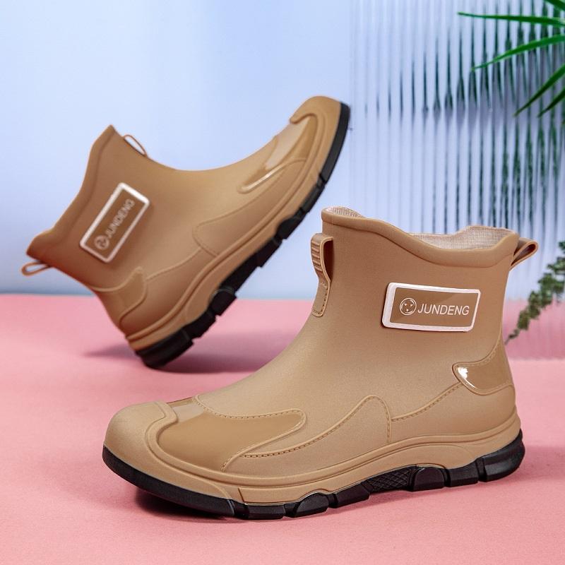 Winter Outdoor Short Tube Waterproof And Anti Slip Rain Shoes Rubber Shoes