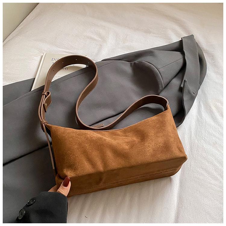 Underarm Bag Women's Large-capacity Autumn and Winter New Trendy High-value Niche Matte Retro Shoulder Bag