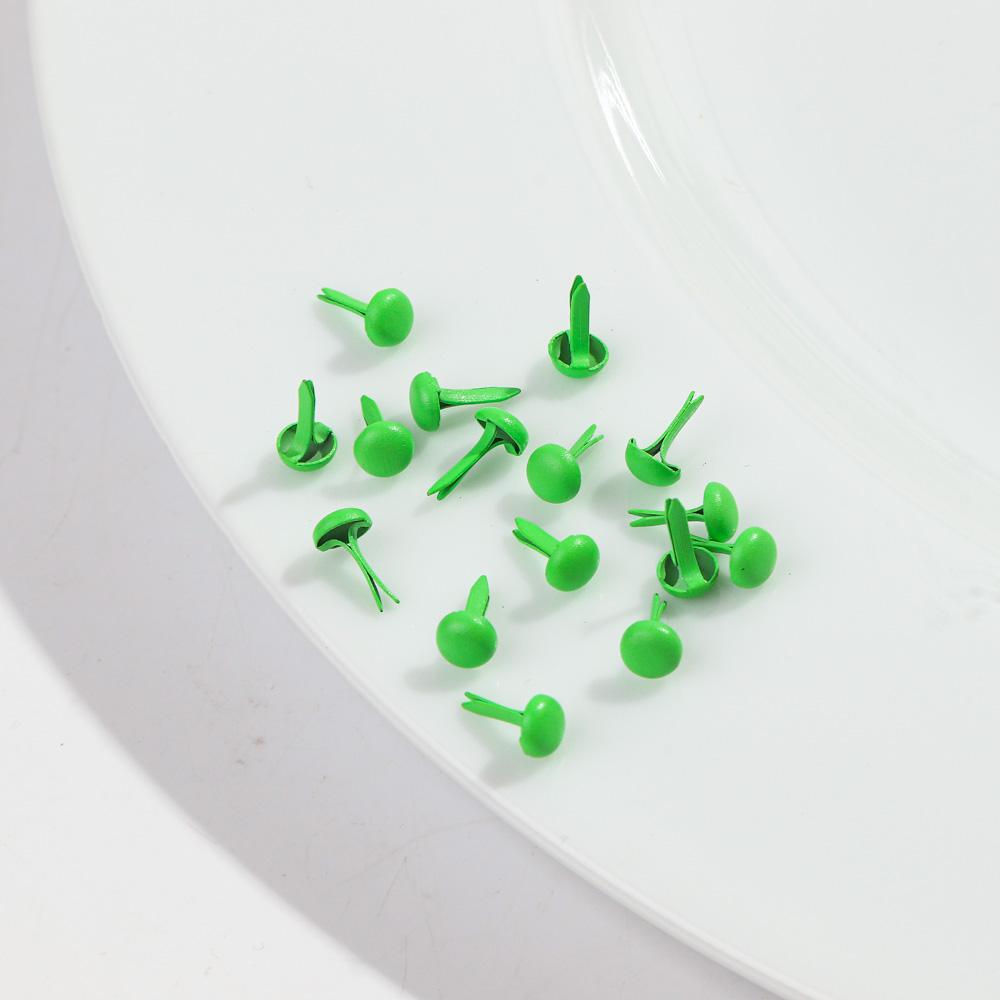 

FISHWAVES 100Pcs 5mm Color Spray Painting Brads Decoration Scrapbooking Paper Clip Photo Album Frame Handicraft Accessories зелёный