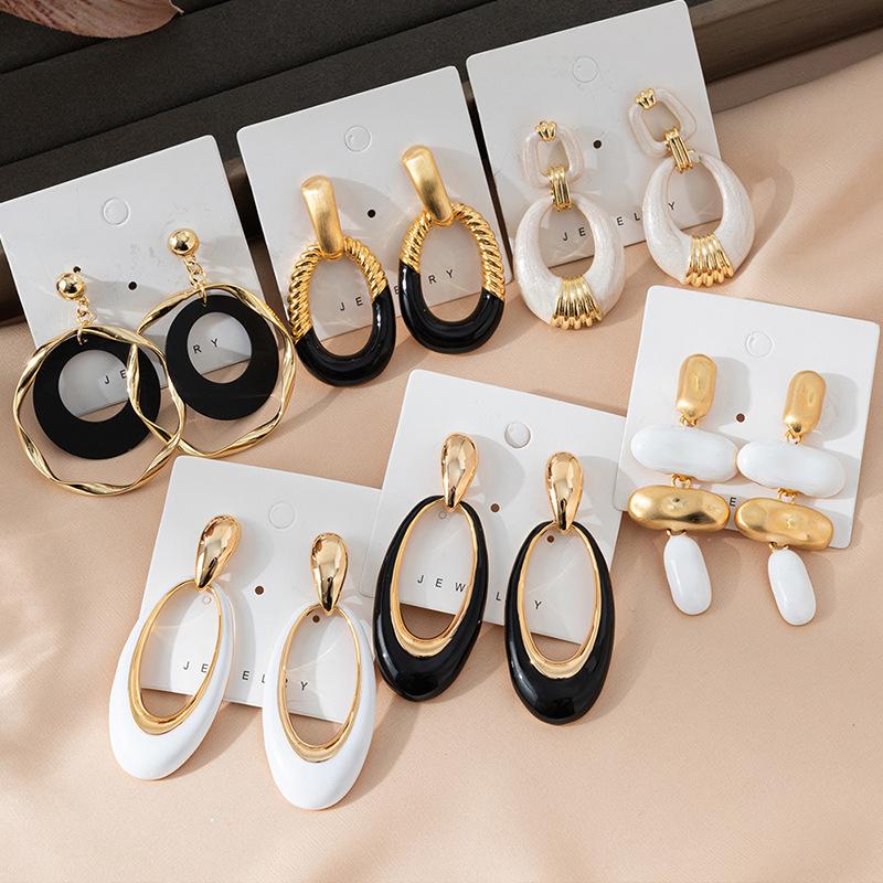 Niche Elliptical Geometric Hollow Earrings High-grade Light Luxury Earrings Hollow Geometric Exaggerated Shape Earrings